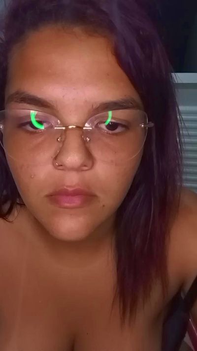 sillerzinha23 live cam on Cam4