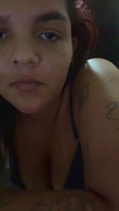 sillerzinha23 live cam on Cam4