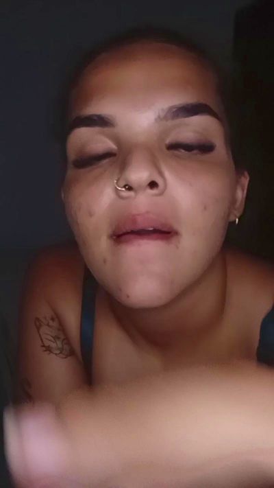 sillerzinha23 live cam on Cam4