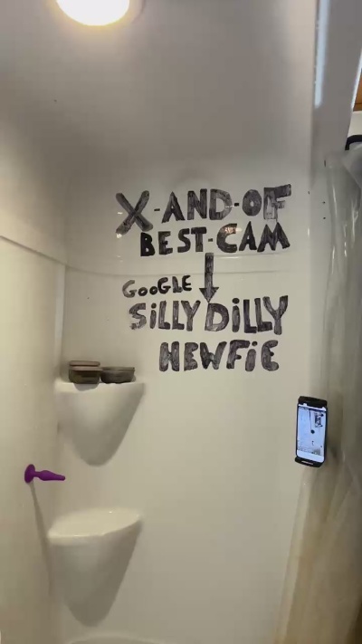 sillydillynewf live cam on Cam4
