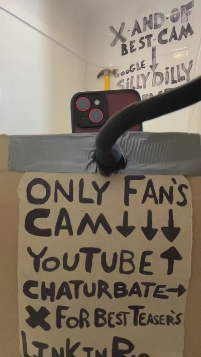 sillydillynewf live cam on Cam4