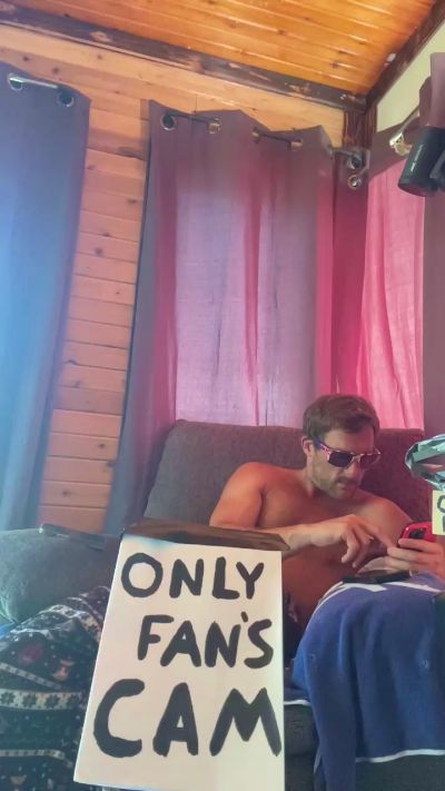 sillydillynewf live cam on Cam4