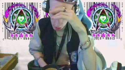 sillynerd live cam on Cam4