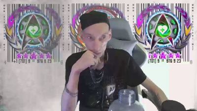 sillynerd live cam on Cam4
