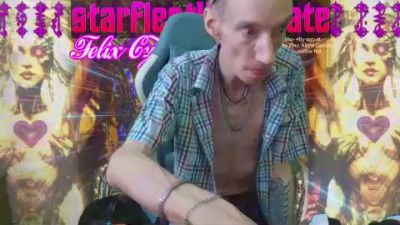 sillynerd live cam on Cam4