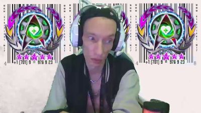 sillynerd live cam on Cam4