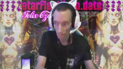 sillynerd live cam on Cam4
