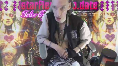sillynerd live cam on Cam4