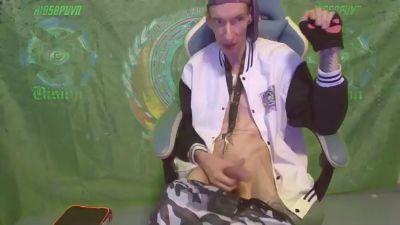 sillynerd live cam on Cam4