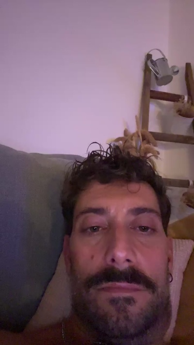 simdf8 live cam on Cam4