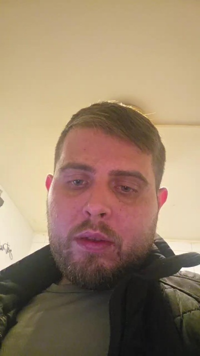 simo382 live cam on Cam4