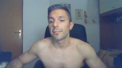 simojekyll3 live cam on Cam4