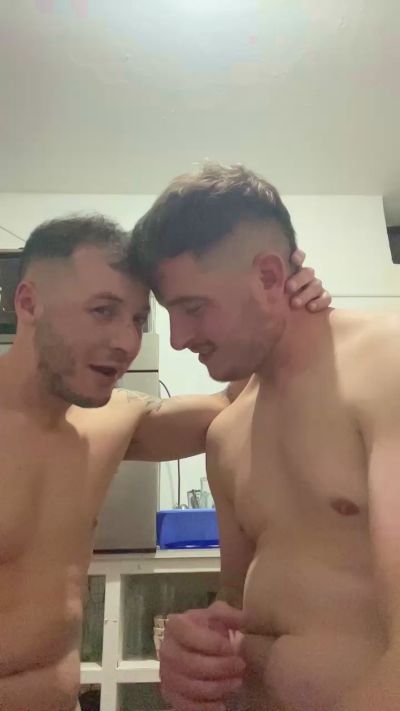 simon19934 live cam on Cam4