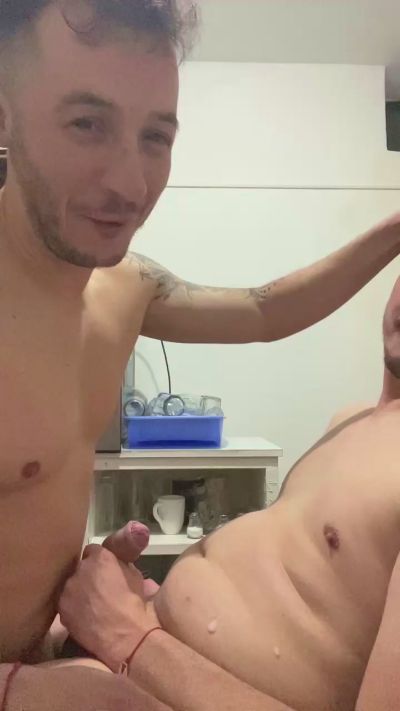 simon19934 live cam on Cam4