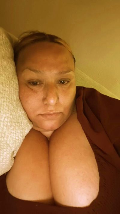 sirella9 live cam on Cam4