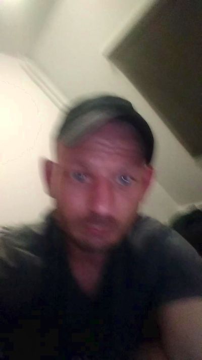 sjoiwo69 live cam on Cam4