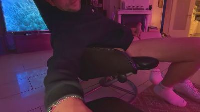 sk8_bong live cam on Cam4