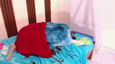 skinnymedium526 live cam on Cam4