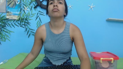 skinnysofia18 live cam on Cam4