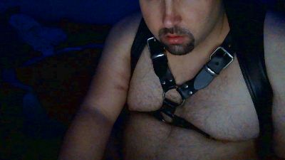 skinrubber35 live cam on Cam4
