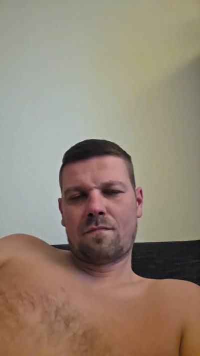 sklaveverheira1 live male webcam from Germany
