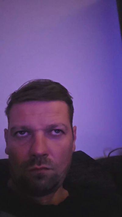 sklaveverheira1 live cam on Cam4