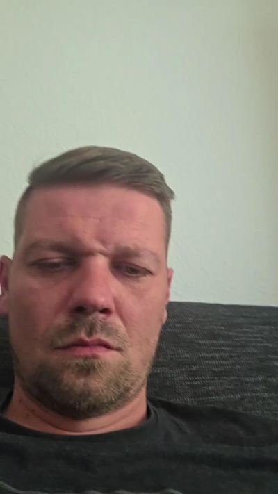 sklaveverheira1 live cam on Cam4