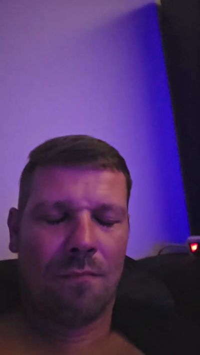 sklaveverheira1 live cam on Cam4