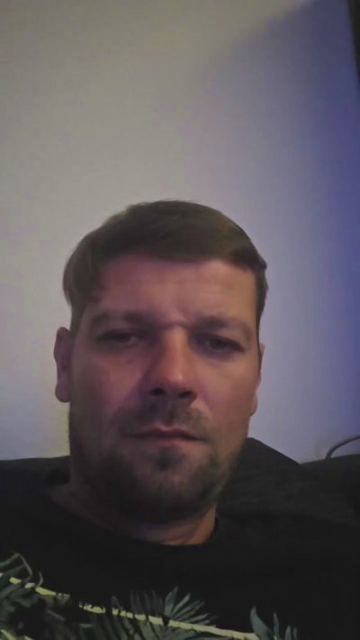 sklaveverheira1 live cam on Cam4
