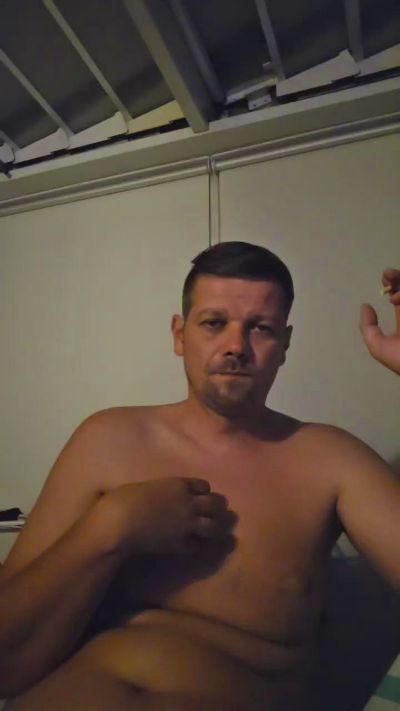 sklaveverheira1 live cam on Cam4