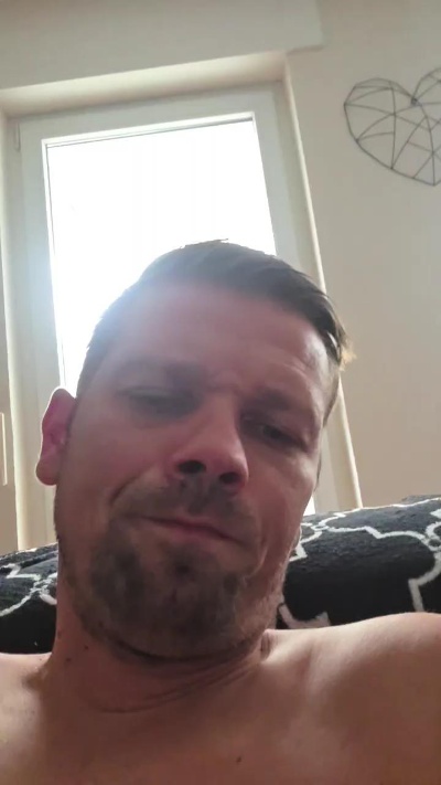 sklaveverheira1 live cam on Cam4