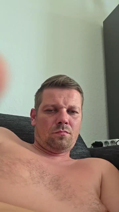 sklaveverheira1 live cam on Cam4