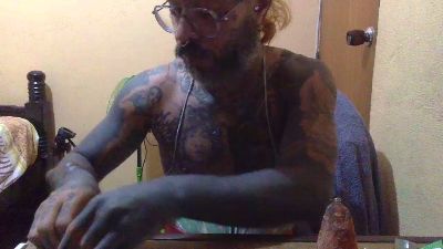 skullbeardg live cam on Cam4