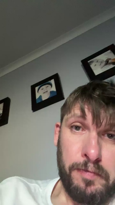 skuzzy244 live cam on Cam4