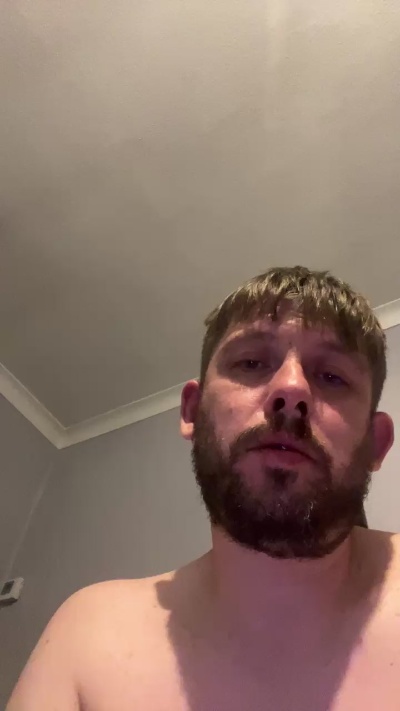 skuzzy244 live cam on Cam4