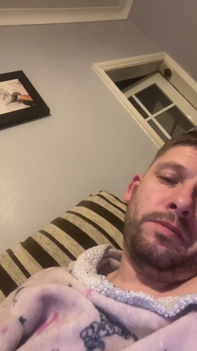 skuzzy244 live cam on Cam4