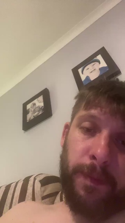 skuzzy244 live cam on Cam4