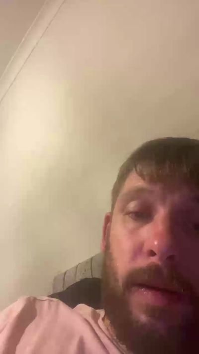 skuzzy244 live cam on Cam4
