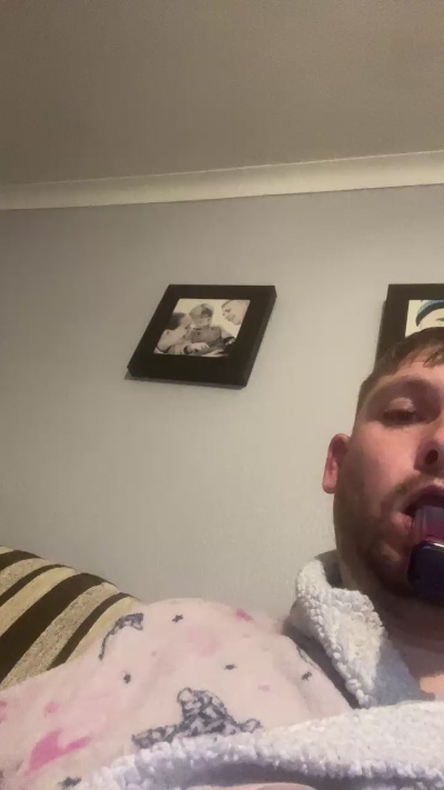 skuzzy244 live cam on Cam4