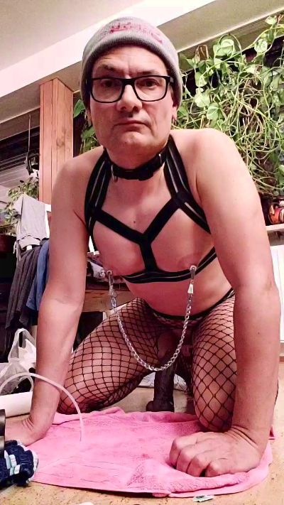 slavemunich live cam on Cam4