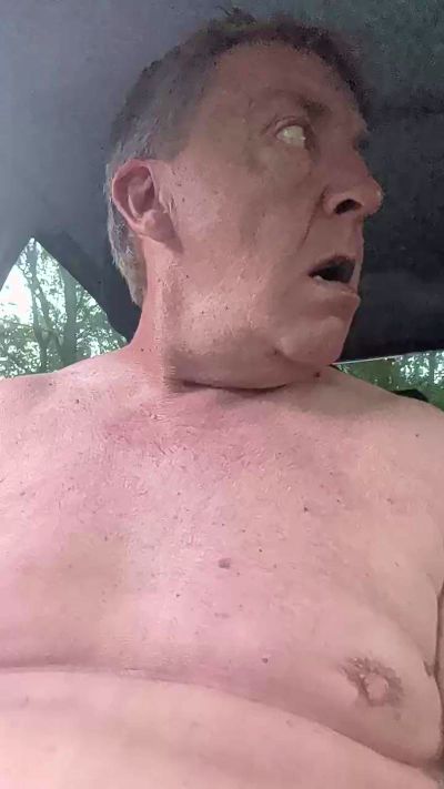 slaven19 live cam on Cam4