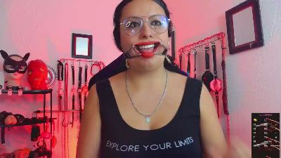 slaverubi_ live cam on Cam4