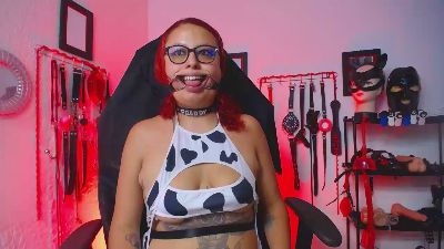 slaverubi_ live cam on Cam4