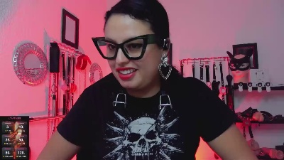 slaverubi_ live cam on Cam4