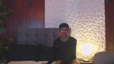 slendy_club live cam on Cam4