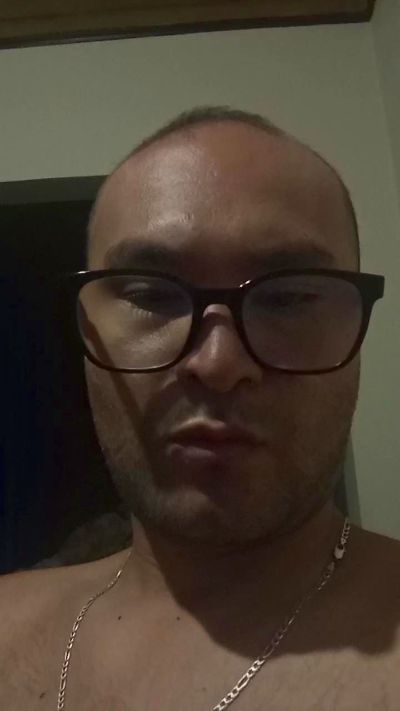 slowriver21 live cam on Cam4