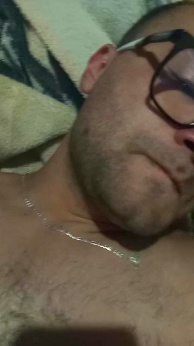 slowriver21 live cam on Cam4