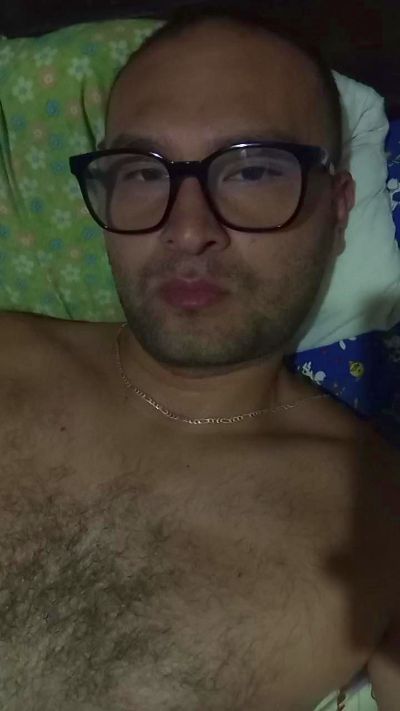 slowriver21 live cam on Cam4