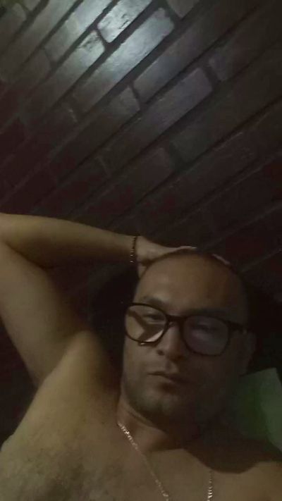 slowriver21 live cam on Cam4