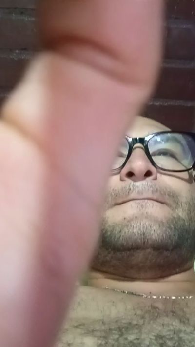 slowriver21 live cam on Cam4